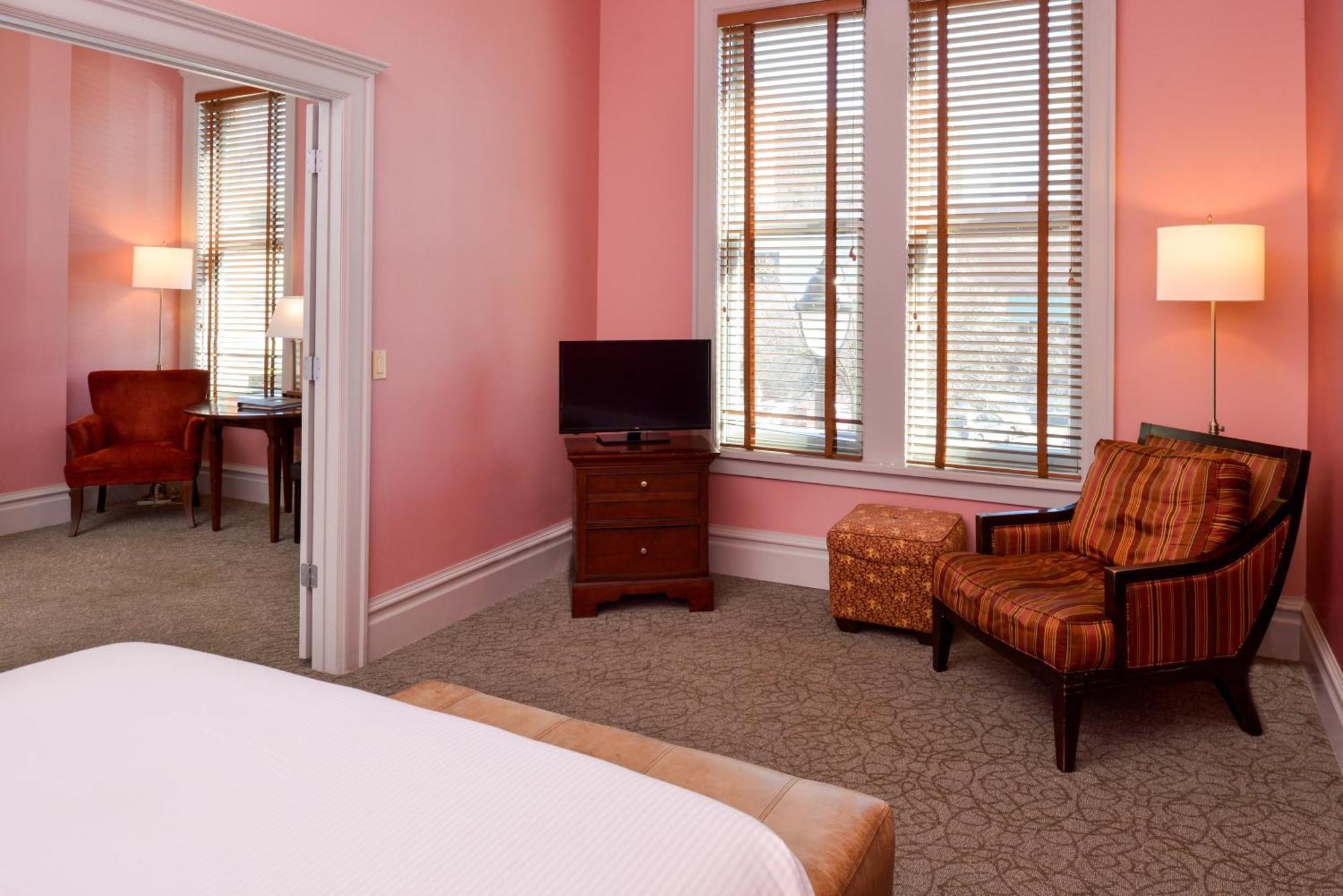 Montvale Hotel (Adults Only) Spokane Exterior photo